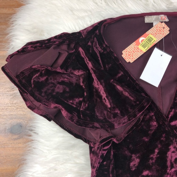 Gianni Bini Velvet Flutter Sleeve Wrap Top R527 - Picture 4 of 8